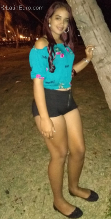 Date this athletic Dominican Republic girl YUDITH from Santo Domingo DO31275
