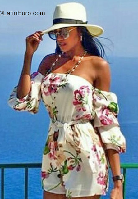 Date this passionate Dominican Republic girl Saimirs from La Romana DO32114