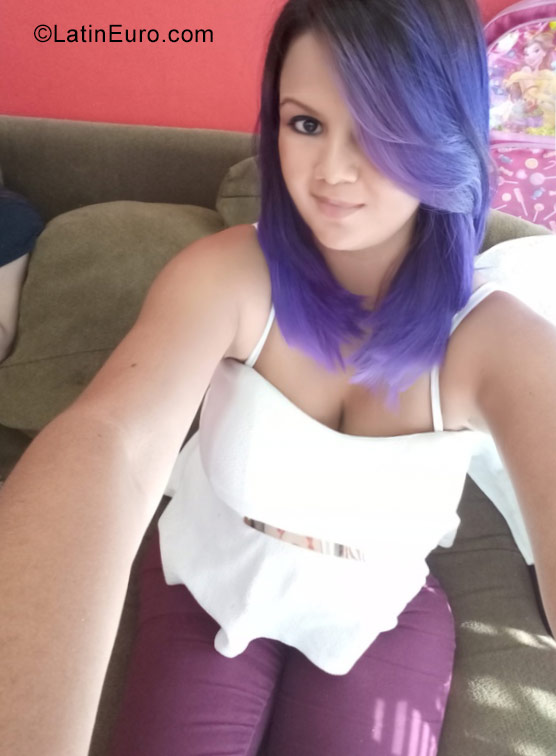 Date this attractive Honduras girl Cindy from San Pedro Sula HN2434