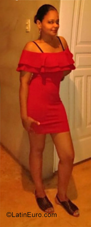 Date this sultry Dominican Republic girl Pamela from Santiago DO31423
