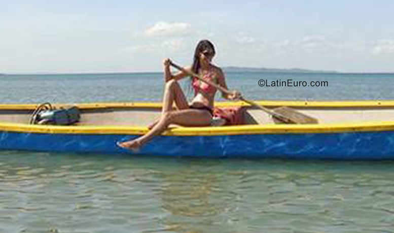 Date this hard body Brazil girl ADRIANA from Salvador BR10435