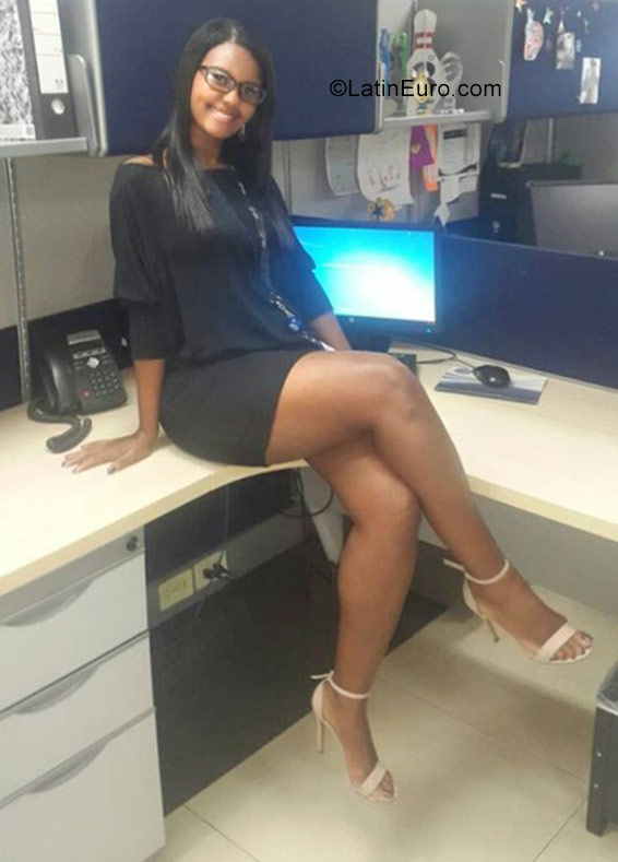 Date this charming Colombia girl Sharira from Colombia CO29599