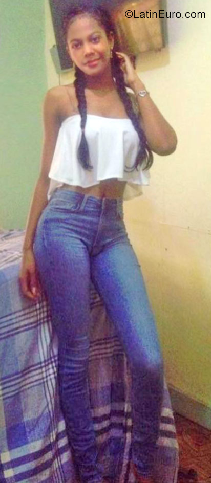 Date this fun Dominican Republic girl MARIANA from Santo Domingo DO31563