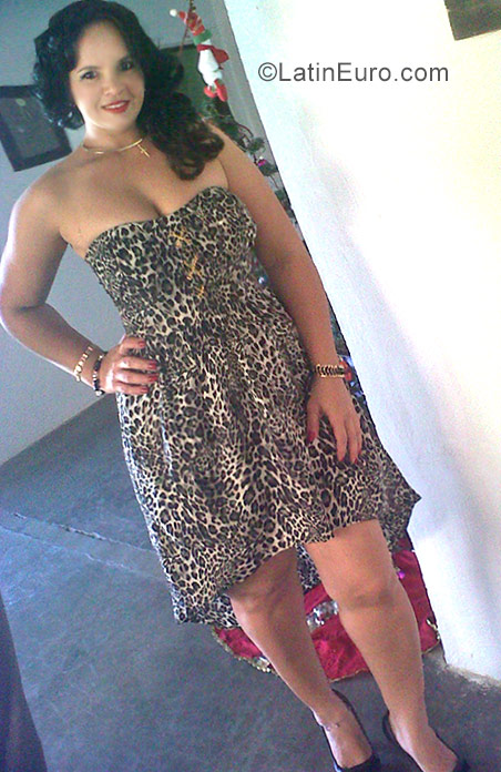 Date this hard body Venezuela girl Susana from Maraciabo VE1352