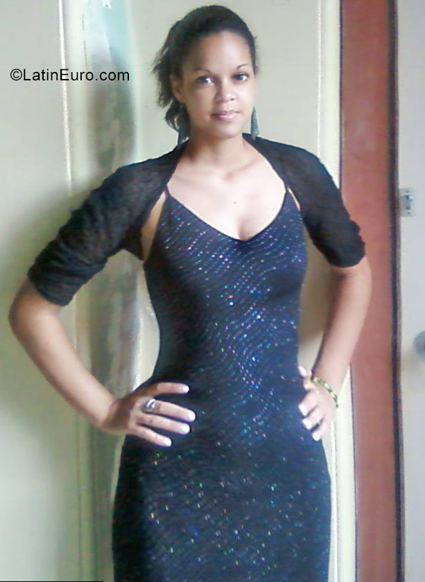 Date this cute Cuba girl Lidia from Havana CU252