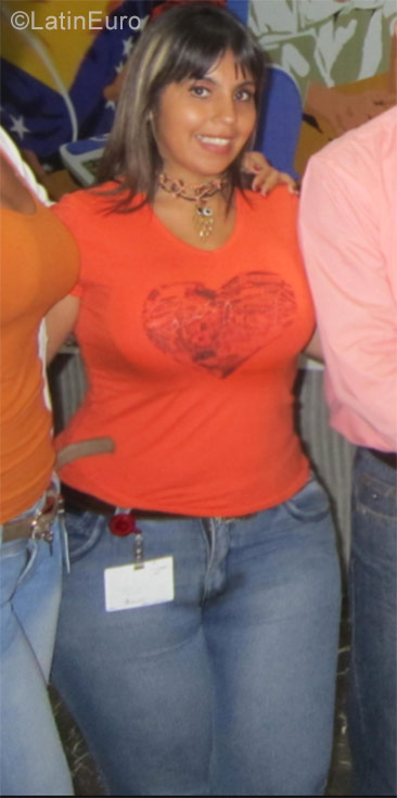 Date this good-looking Venezuela girl Zulay from Caracas VE1388