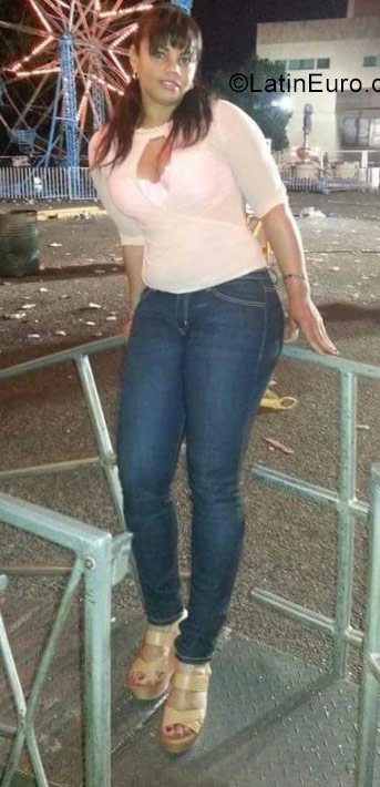 Date this nice looking Dominican Republic girl Raysa from Santiago De Los Caballeros DO31736