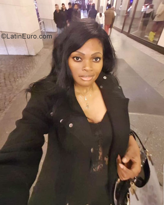 Date this delightful Germany girl Carine from Fürstenwalde DE456