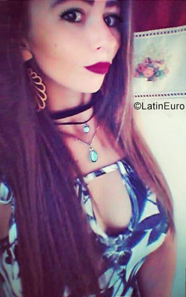 Date this lovely Brazil girl Paula from Nova cruz BR10478