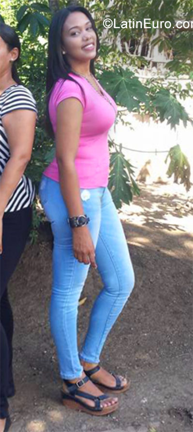 Date this foxy Dominican Republic girl Mayrelis from Santiago DO31926