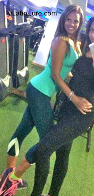 Date this gorgeous Venezuela girl Haydy from Maiquetia VE1464