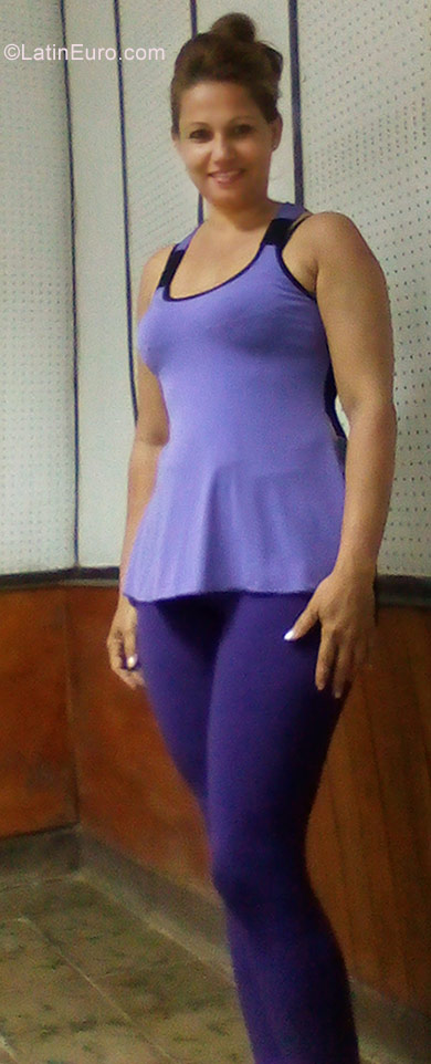 Date this sultry Cuba girl Jane from Bayamo CU274