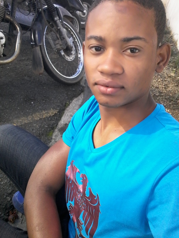 Date this young Dominican Republic man Raulin from Bonao DO32034