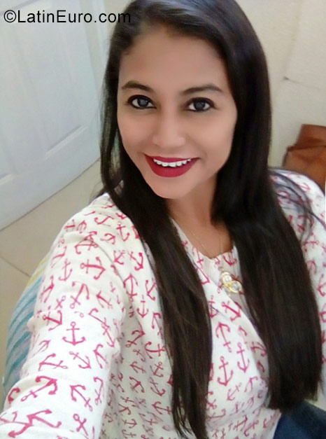 Date this stunning Nicaragua girl Lucy from Managua NI206