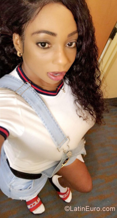 Date this good-looking United States girl Tanisha from Atlanta US19212