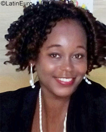 Date this exotic Jamaica girl Peeaches from Kingston JM2574