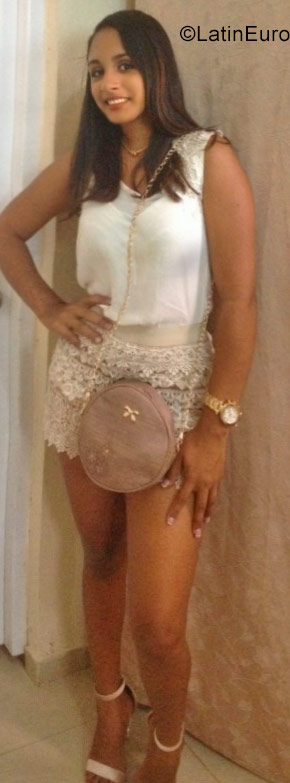 Date this gorgeous Dominican Republic girl Heleinie from La Vega DO32137