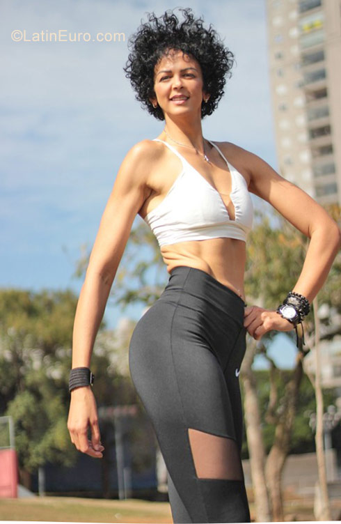 Date this pretty Brazil girl Edneide from Barra Dos Coqueiros BR11592