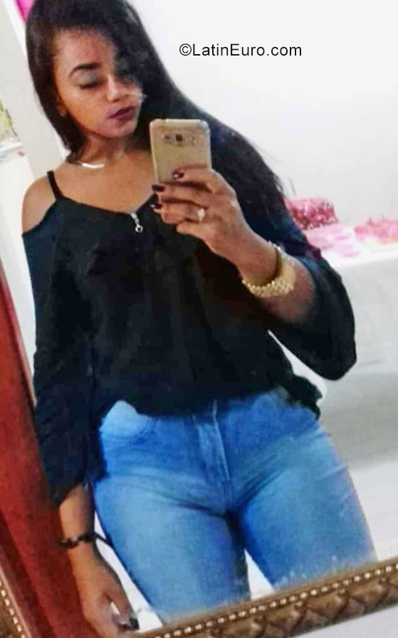 Date this stunning Brazil girl Ana Paula from Feira Nova BR10524