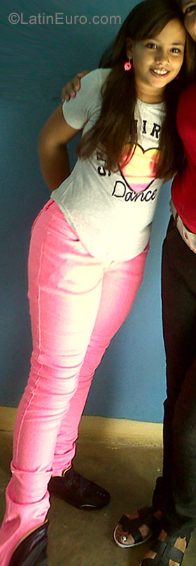 Date this gorgeous Venezuela girl Lilian from Puerto Cumarebo VE1559