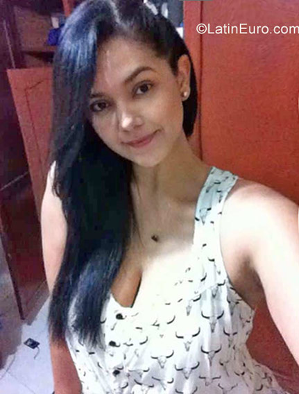 Date this young Dominican Republic girl Esther from Santo Domingo DO32240