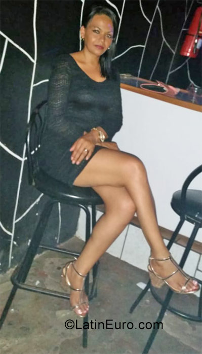 Date this sensual Honduras girl Rosa from Trujillo HN2494