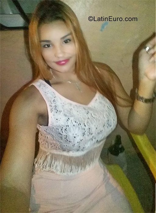 Date this cute Dominican Republic girl Yoselin from Santo Domingo DO32255