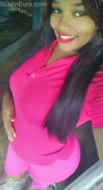 Date this fun Dominican Republic girl Yamilka from Santo Domingo DO32278