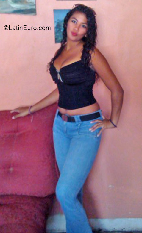 Date this foxy Venezuela girl Katherine from Maracay VE1587