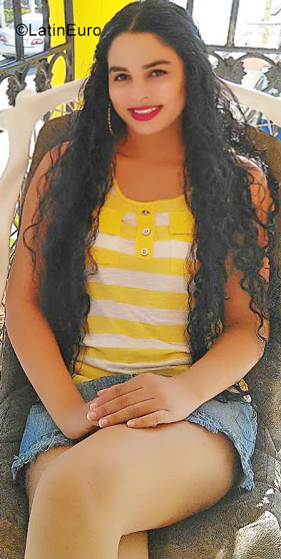 Date this fun Dominican Republic girl Romina from Bonao DO33228