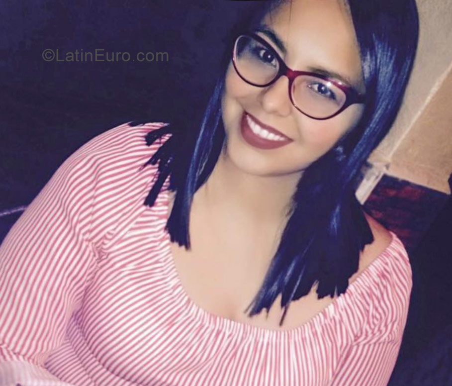 Date this charming Venezuela girl Marielis from Maracay VE1593