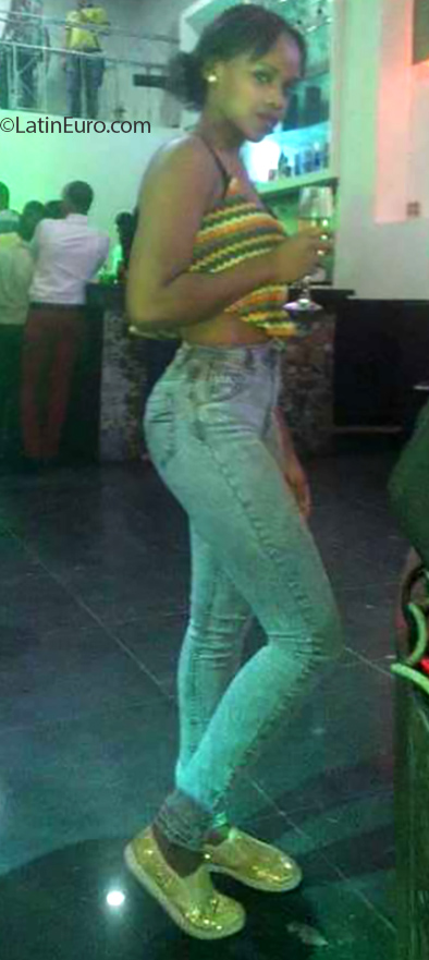 Date this charming Dominican Republic girl Yolenny from Santo Domingo DO32312