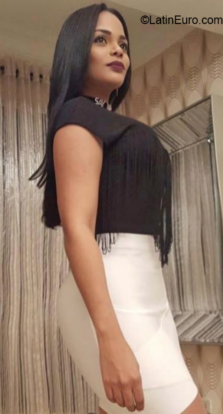 Date this passionate Dominican Republic girl Perla from Santo Domingo DO32346