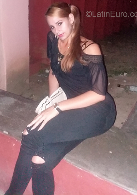 Date this cute Cuba girl Elinor from Havana CU303