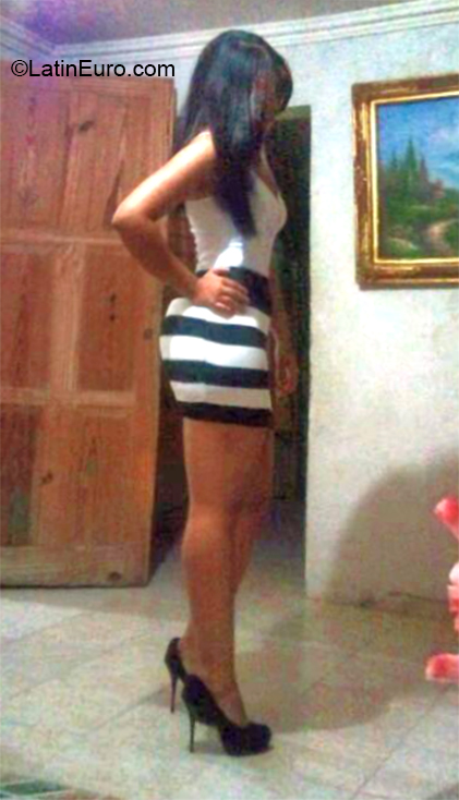 Date this exotic Dominican Republic girl Alexa from Santo Domingo DO32416