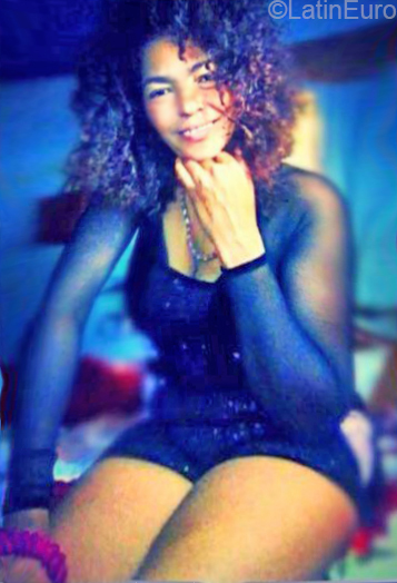 Date this beautiful Dominican Republic girl Remolia from Moca DO32441