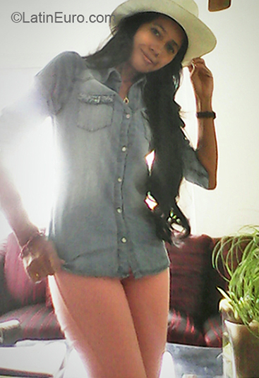 Date this foxy Panama girl Marisol from Pamama PA1123