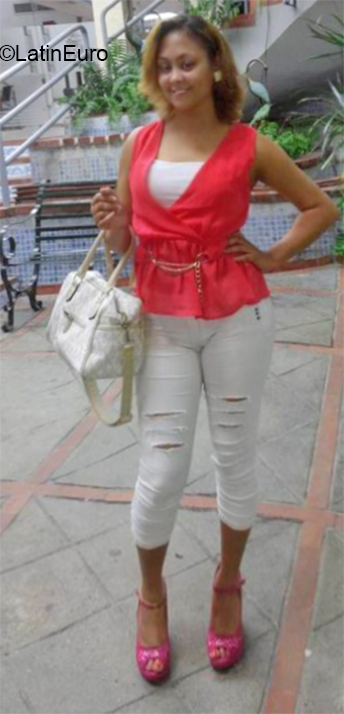 Date this cute Dominican Republic girl Carolin reyes from Santo Domingo DO32468
