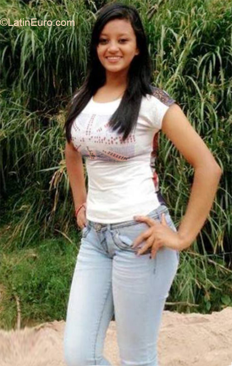 Date this athletic United States girl Ghaliana from Boston US19340