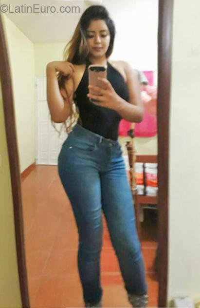 Date this pretty Mexico girl Raquel from Tuxtla MX1587