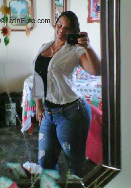 Date this foxy Venezuela girl Laureil from Cumana VE1632