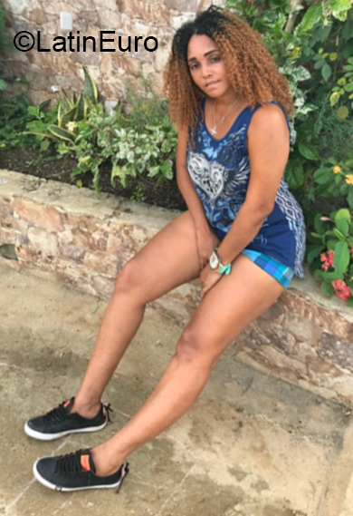 Date this attractive Dominican Republic girl Juana from Santo Domingo DO34252