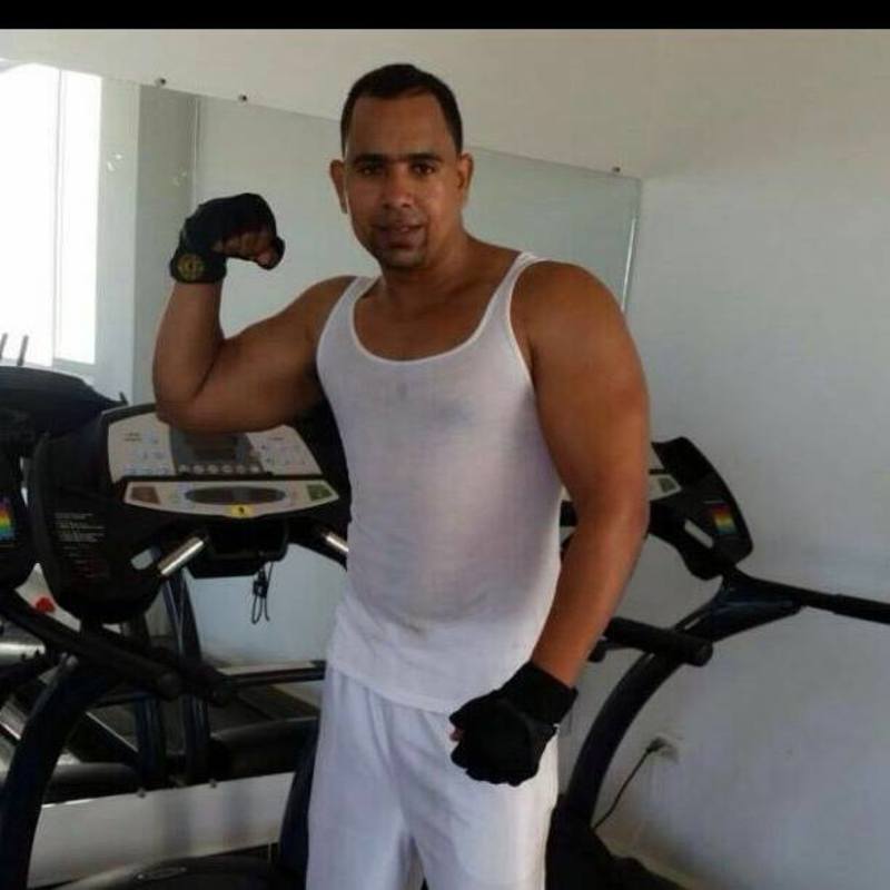 Date this hard body Dominican Republic man Ernesto from Santiago DO32664