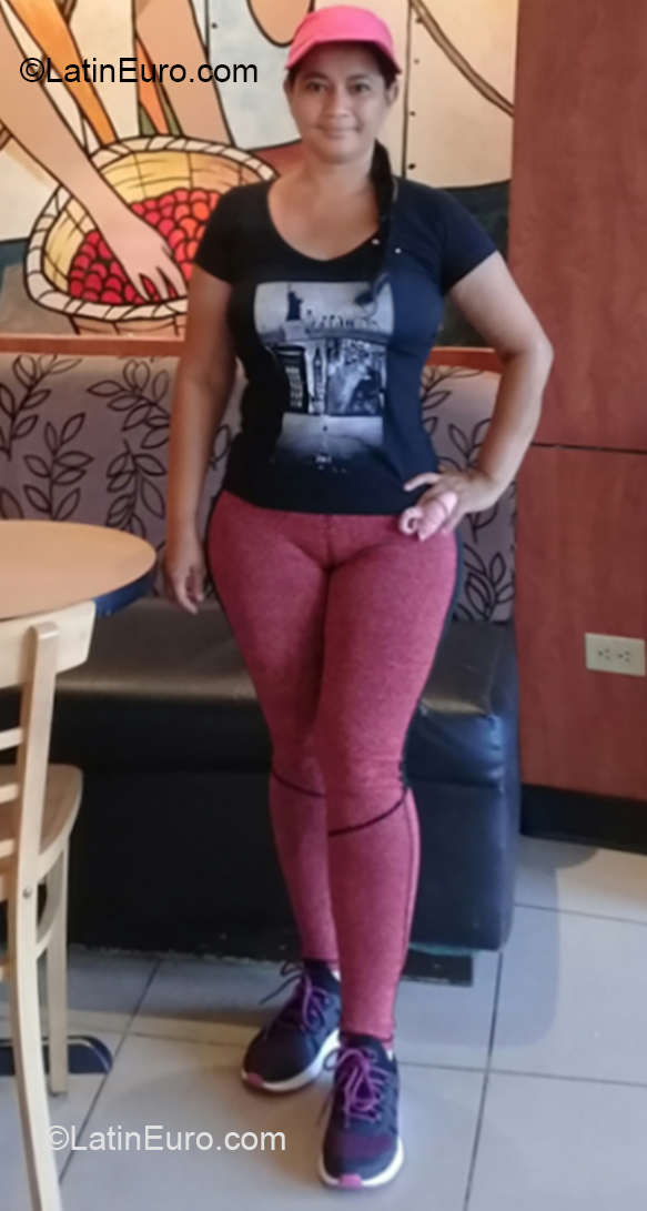 Date this hot Honduras girl Carmen from San Pedro Sula HN2515