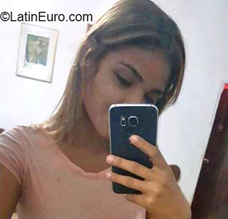 Date this cute Venezuela girl Rebat from Maracaibo VE1708