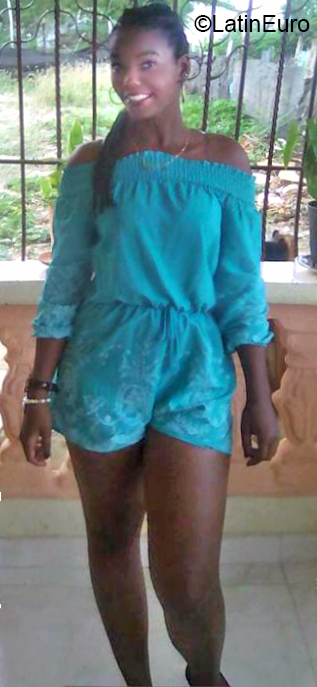 Date this passionate Dominican Republic girl Reynia from Santiago DO32734
