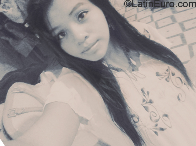 Date this sensual Venezuela girl Erlinda from Merida VE1724