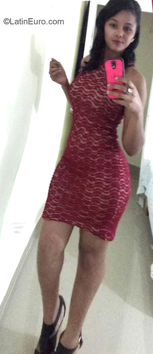 Date this hot Dominican Republic girl Rosalba from Santo Domingo DO34248