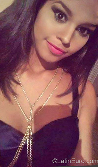 Date this foxy Venezuela girl Cleudy from El Tigre VE1726