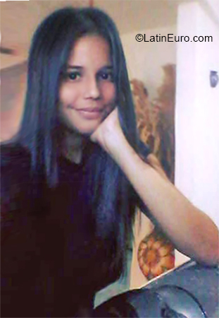 Date this voluptuous Venezuela girl Paula from Puerto La Cruz VE1735